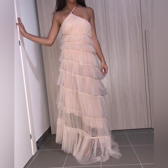 Simona Corsellini Italian hand made dress, as seen on supermodel Bella Hadid - Picture 4 of 11